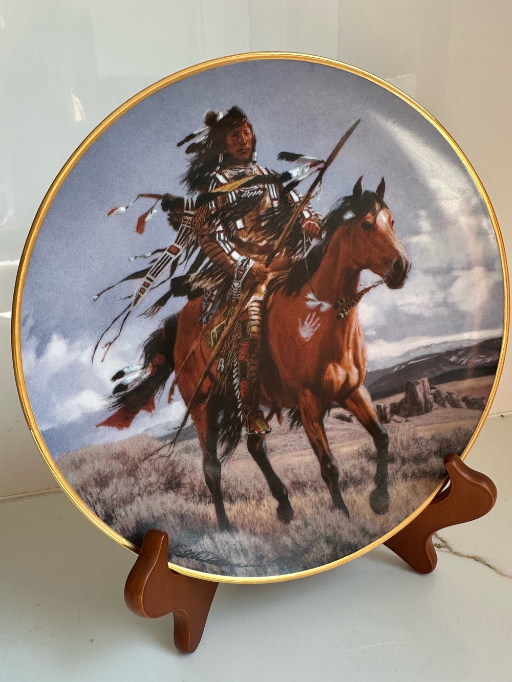 Fine Porcelain 24k gold collector plate Proud Hunter by Tom Beecham